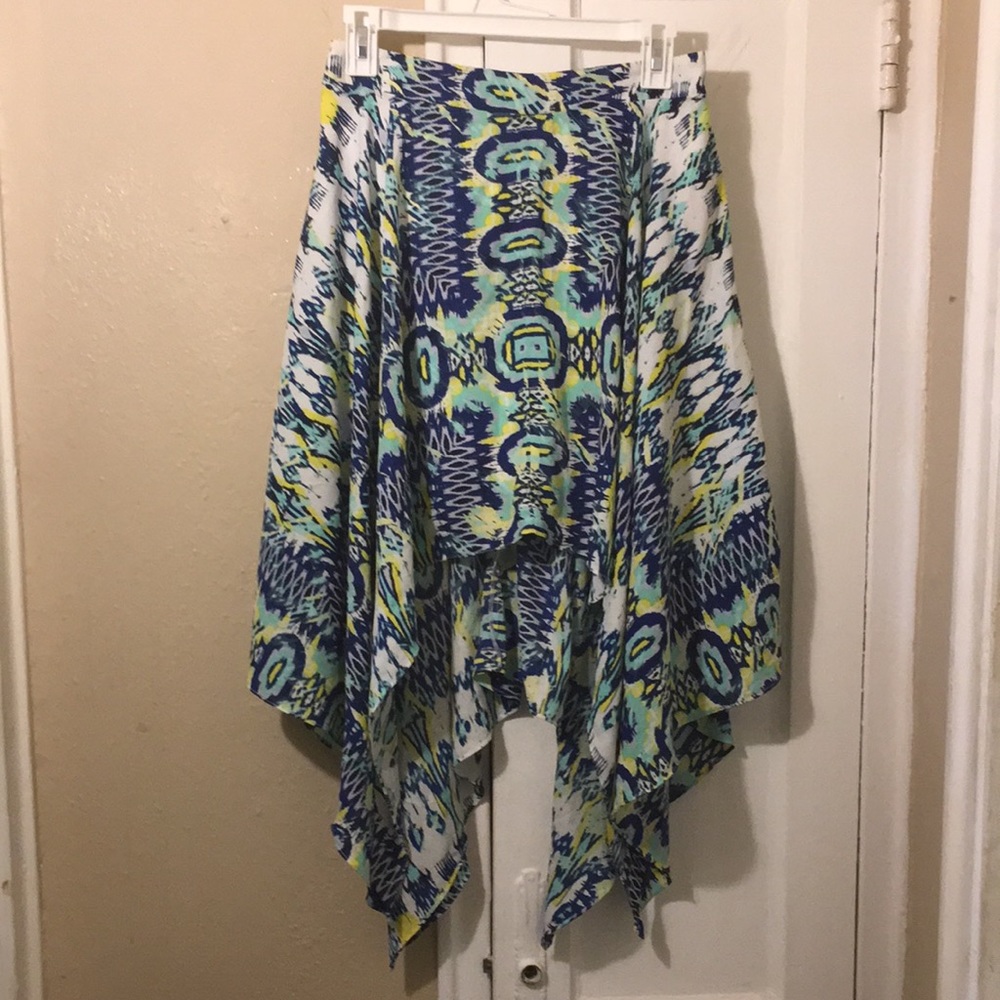 BEBE Beautiful Summer floral print skirt